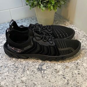 Leyang Mens Water hiking shoes Amazon black size 46